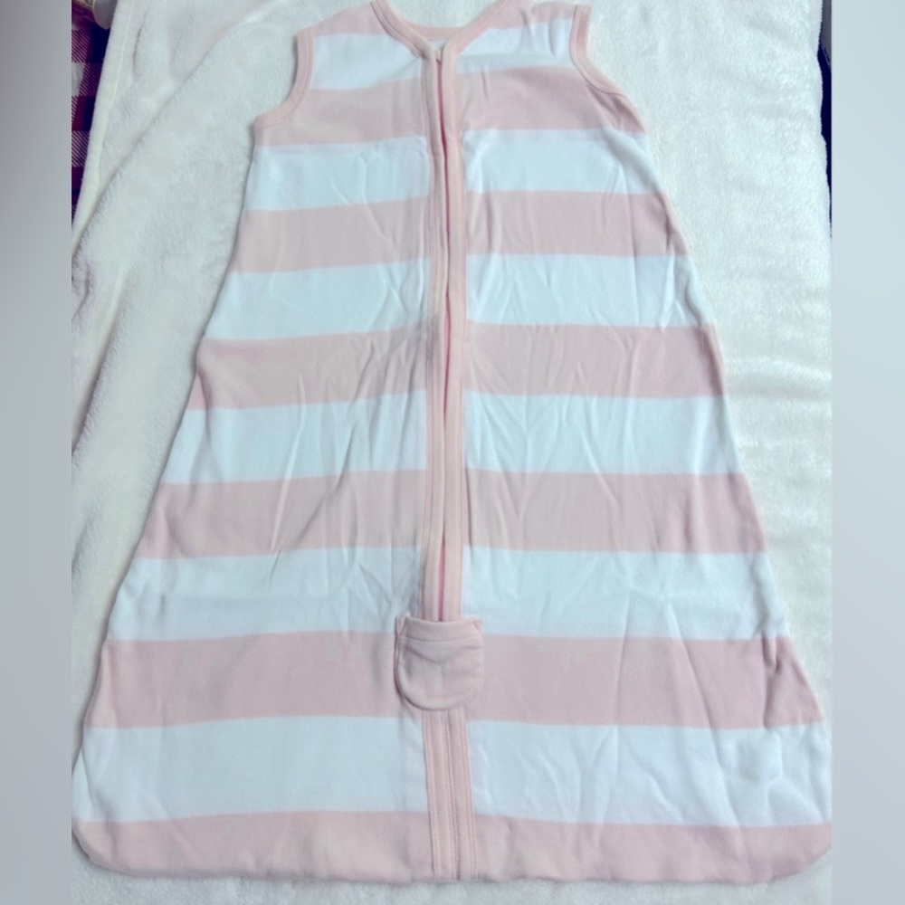 NWOT. Burt’s Bees - baby wearable blanket - 0-6 months - Picture 6 of 8
